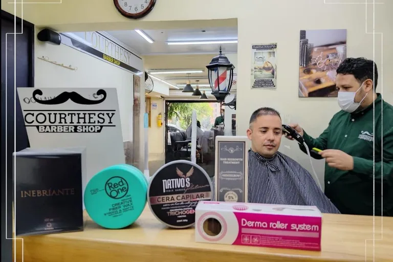 Courthesy Barber Shop la 33